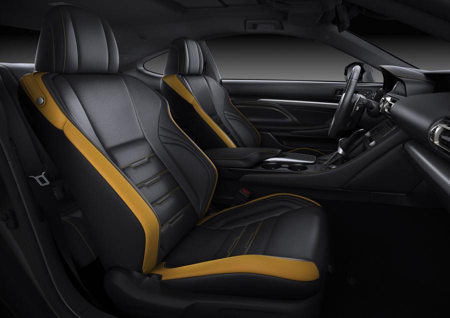 Интерьер Lexus RC350 F-Sport 2018 года  (NA) (фото 6 из 13)